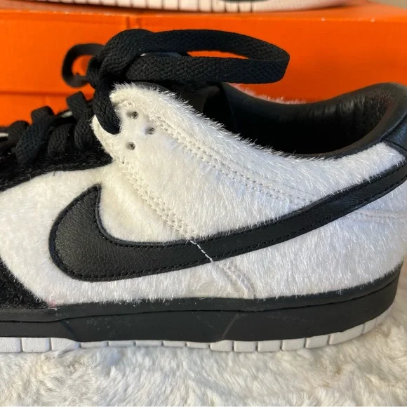 Rare Nike panda fur shoes - Picture 2 of 13